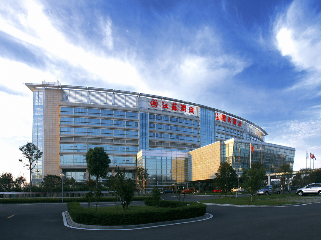 润澳花园大酒店主图