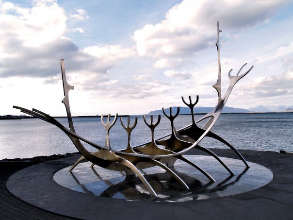 “太阳之舟”雕像-雷克雅未克必去景点