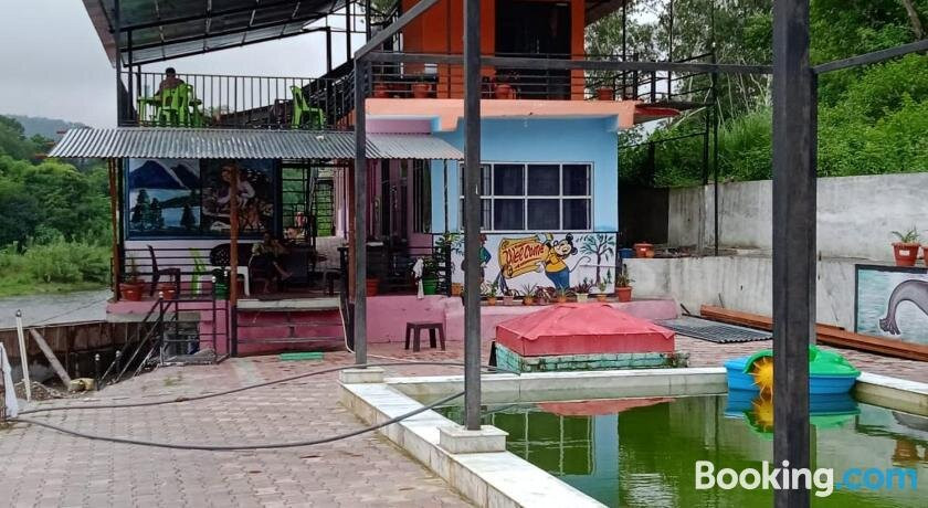 OYO HOME 84760 The Destination