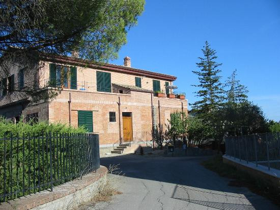 Ponte a Tressa酒店住宿-Gli Angeli B&B