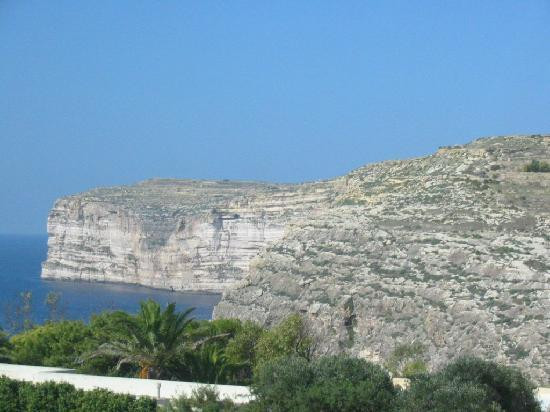Xlendi Beach, Cliff and Caves-Xlendi必去景点