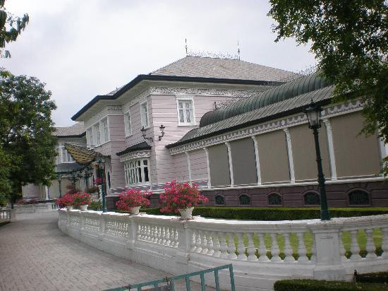 Phra Thinang Uthayan Phumisathian-挽巴茵必去景点