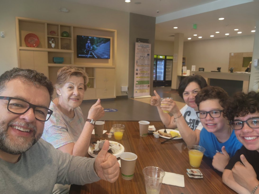 罗德岱堡机场-游轮港口希尔顿惠庭酒店-餐饮