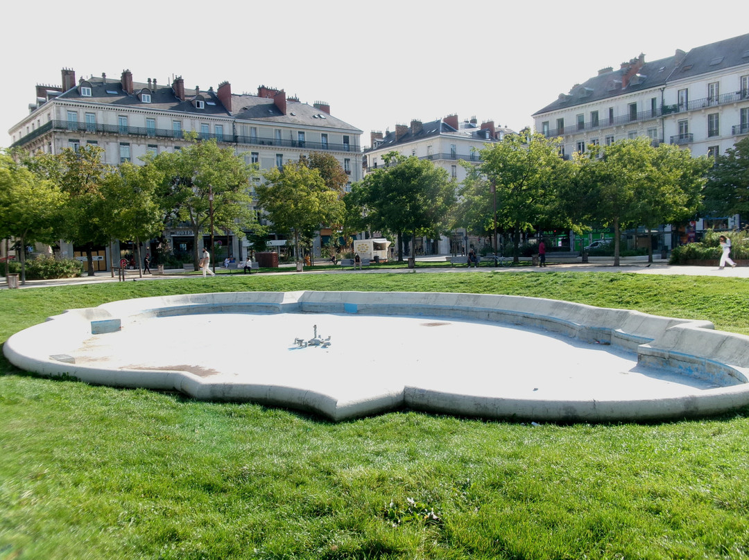 Place Victor Hugo景点图片