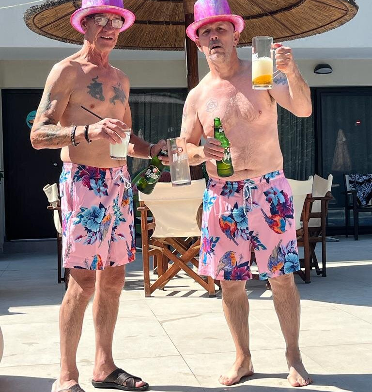 Paradise Bar Apartments主图