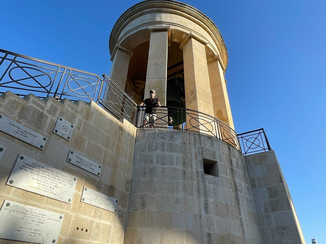 Siege Bell War Memorial景点图片