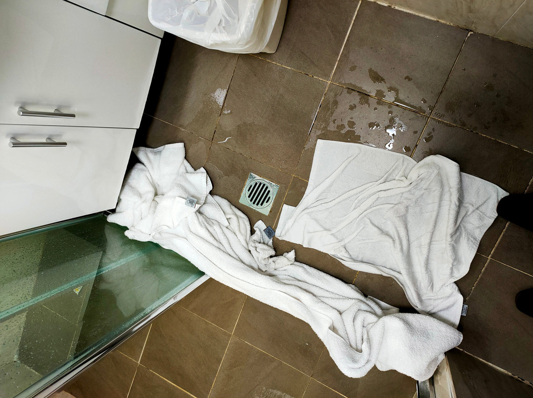 亨利物浦舒适酒店主图