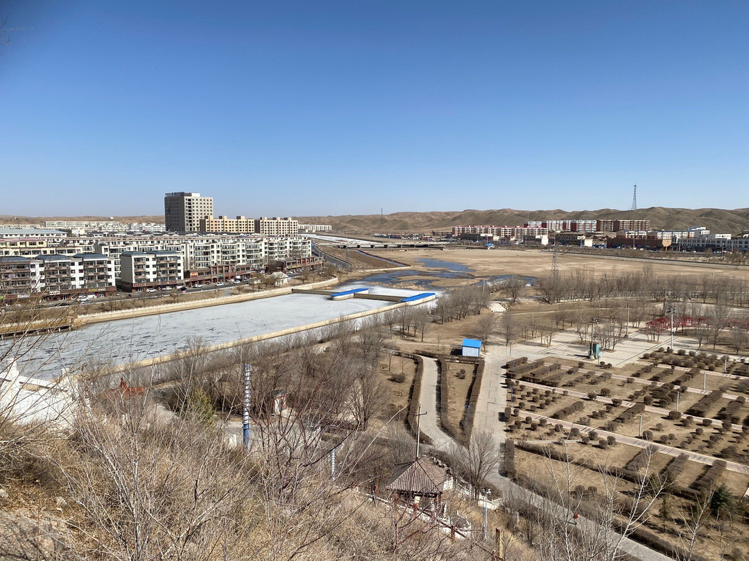 百灵庙抗日纪念碑-达尔罕茂明安联合旗必去景点