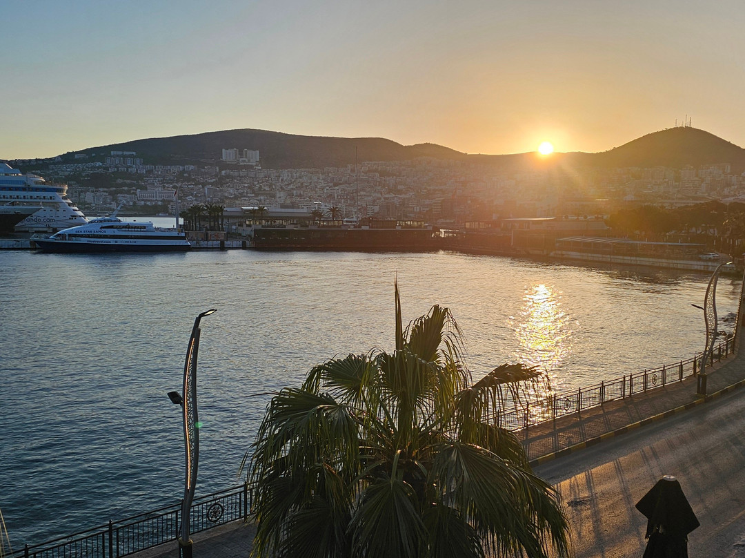 伊思索瓦利岛酒店主图