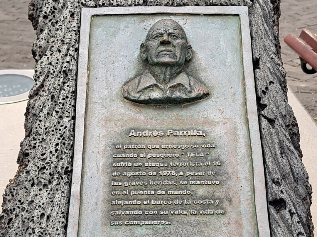Estatua De Andres Parrilla-科斯塔特吉塞必去景点