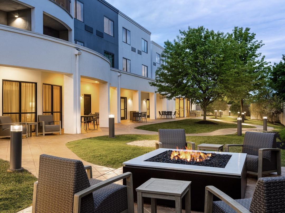 金斯顿万怡酒店主图