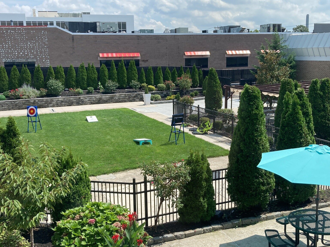 长岛韦斯特伯里假日酒店主图