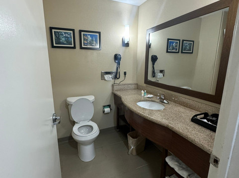 莫比尔舒适全套房酒店主图