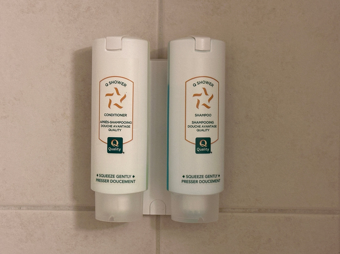 耶洛奈夫旅馆主图