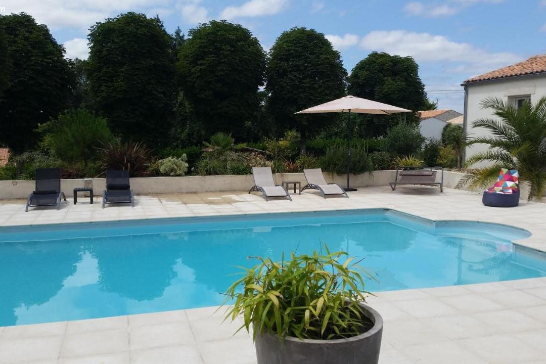 Le Clos Des Oiseaux主图