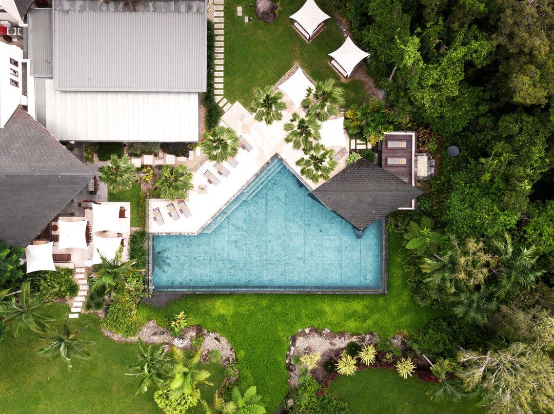 San-ti Restaurant & Bar