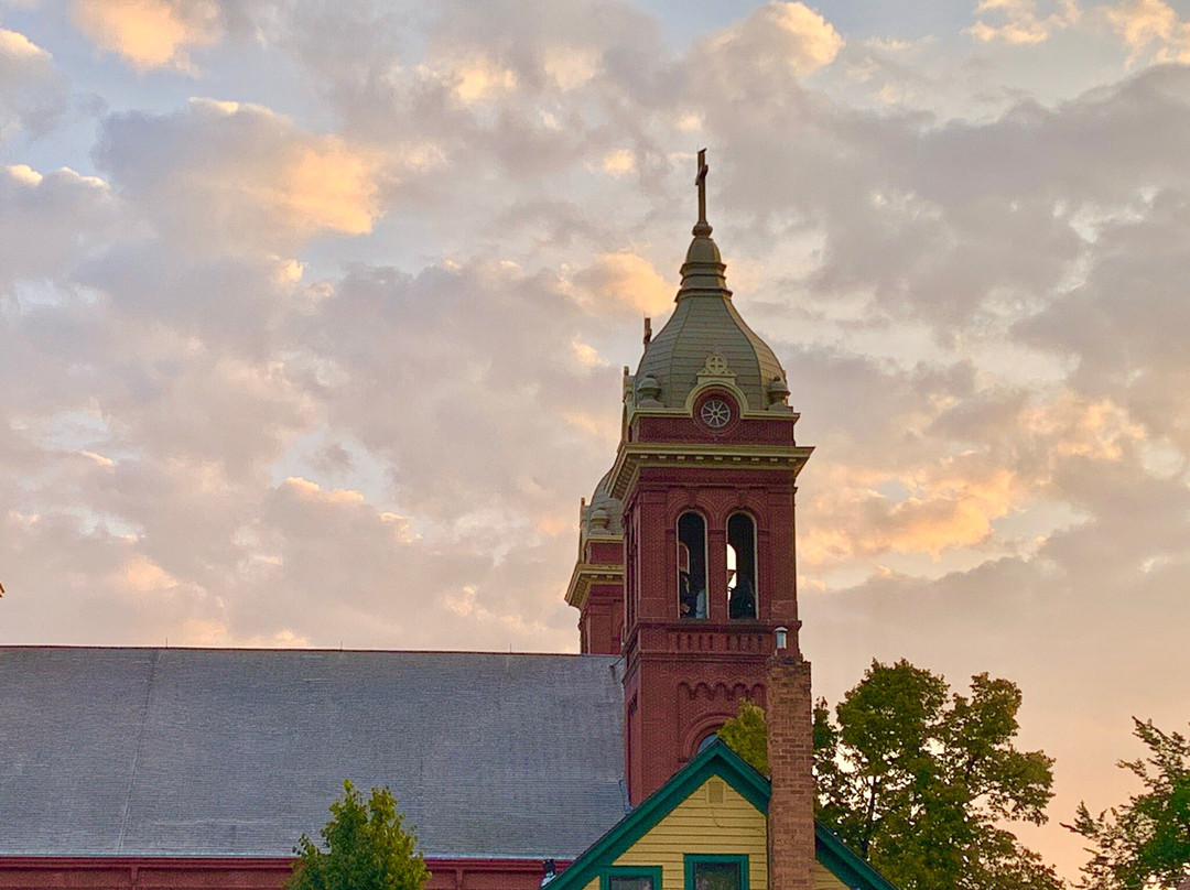 St. Michael's Catholic Church-大福克斯必去景点