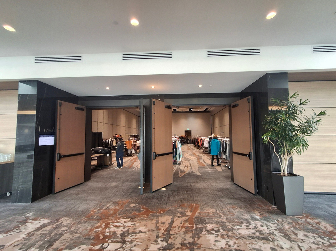 拉瓦尔喜来登酒店主图