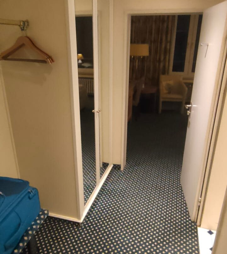 科瑞菲尔德美居酒店主图