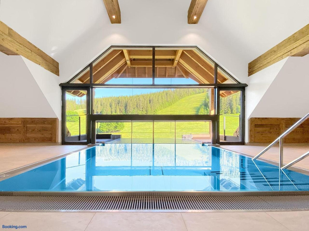 Schwarzenbach - Apartments & Rooftop Pool