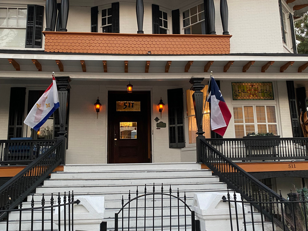 The Mansion on 17th主图