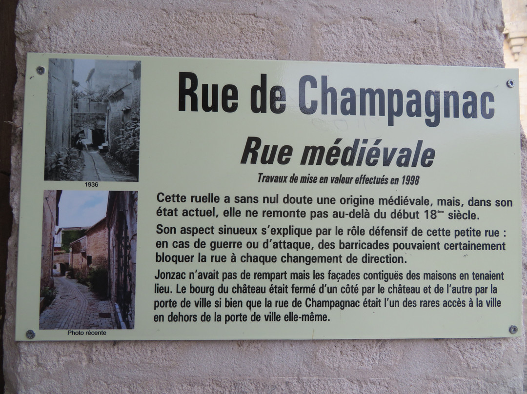Jonzac, France. Rue De Champagnac景点图片