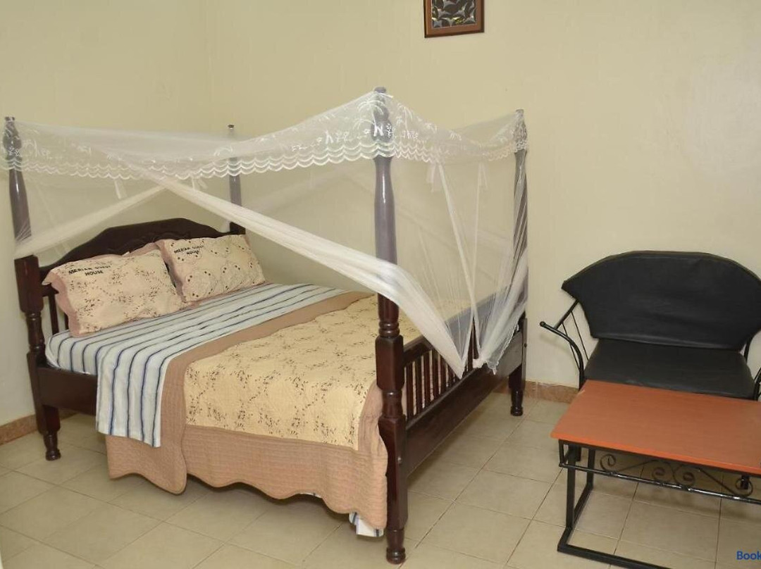 Merian Gardens And Guesthouse