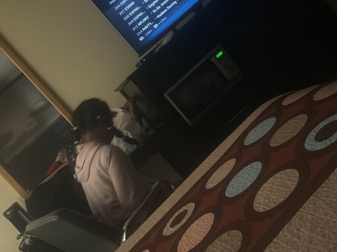 Super 8 by Wyndham Newton主图