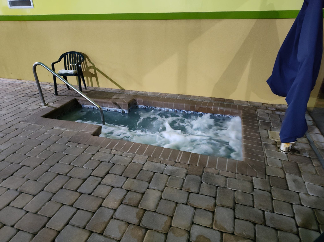 Quality Inn West主图