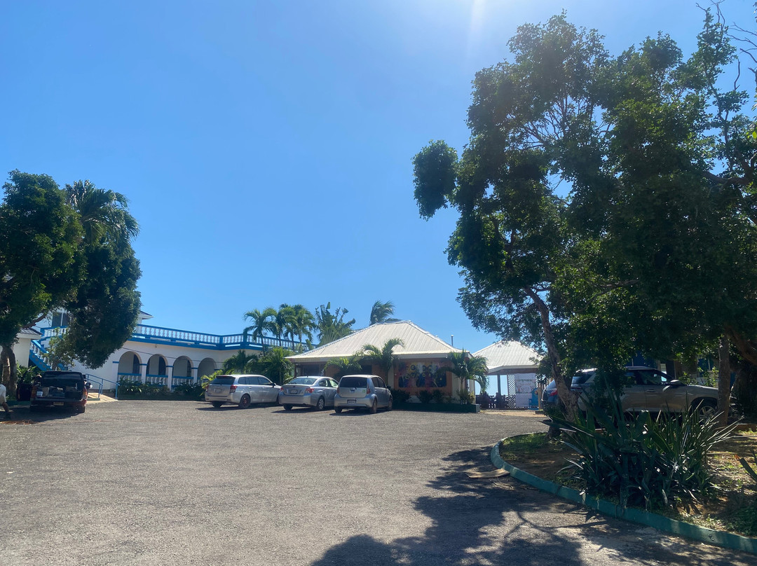 Beyond Sunset Resort and Villas主图