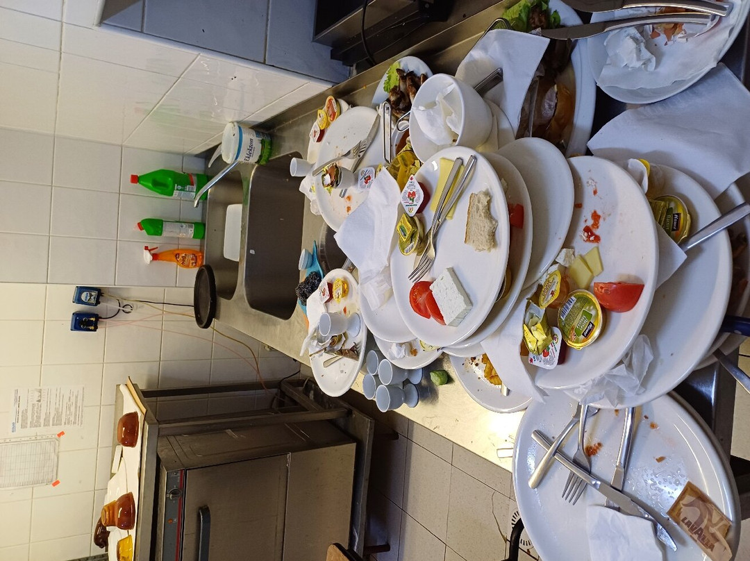 蒙搭涅特罗央庄园酒店主图