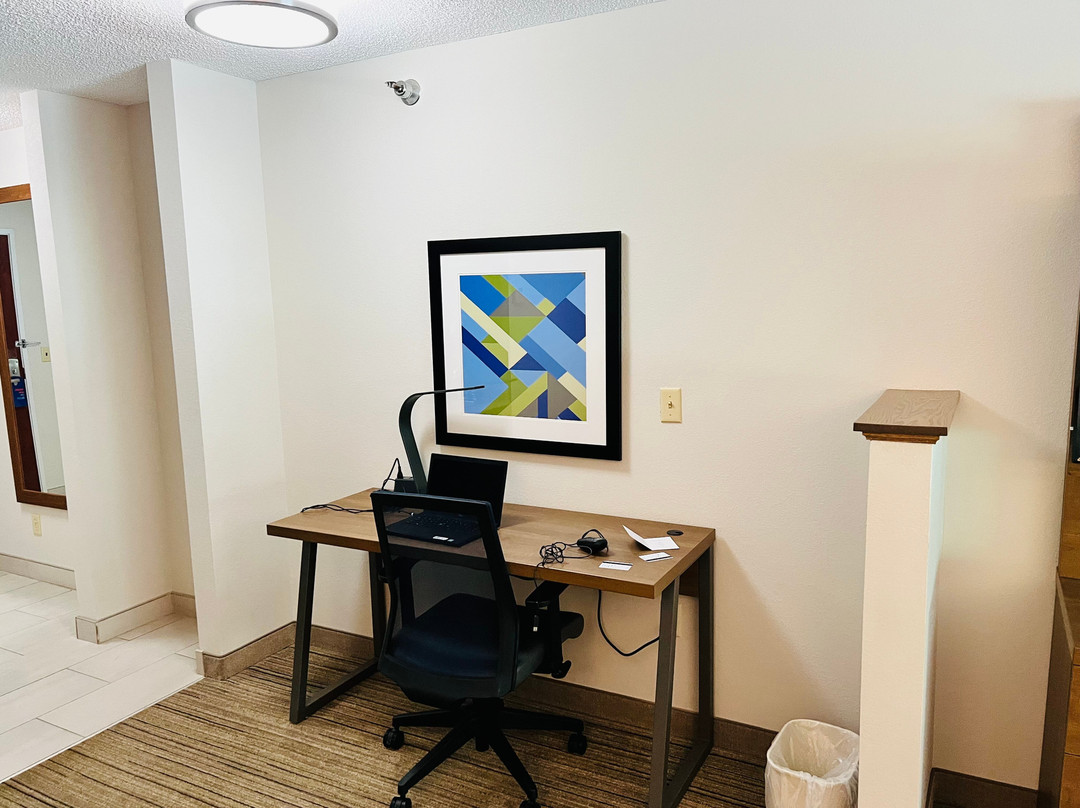 卡洛尔顿快捷假日酒店主图