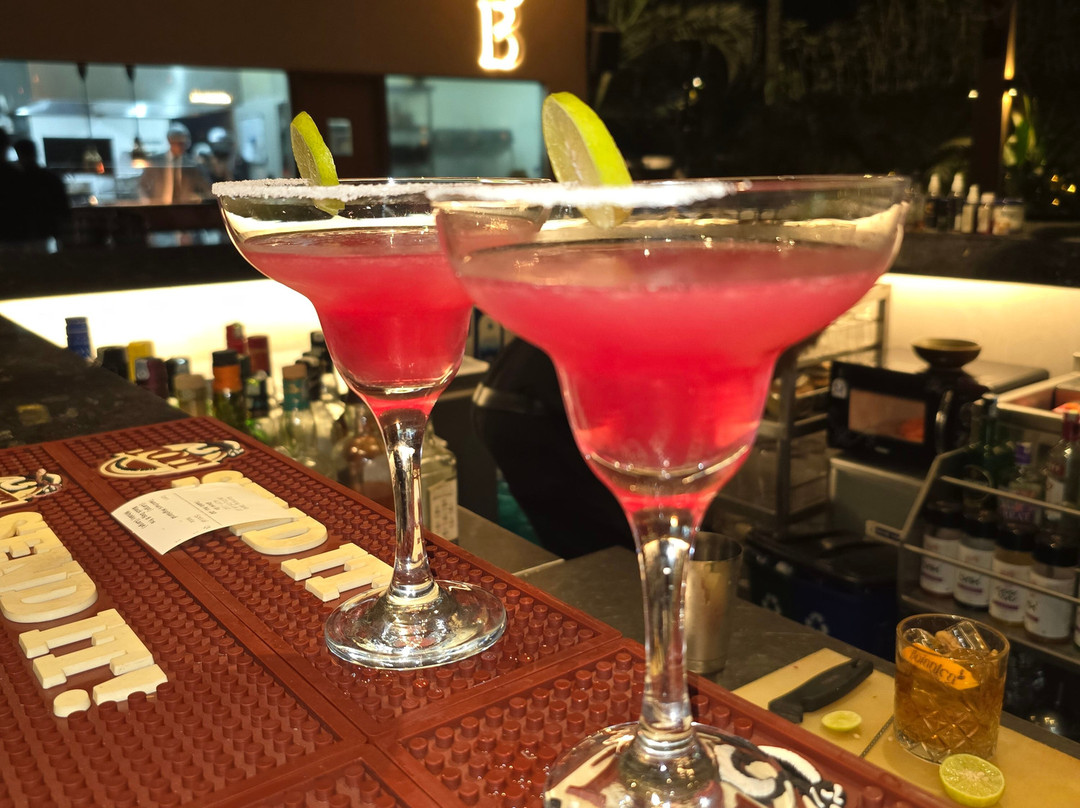 Holiday Village主图