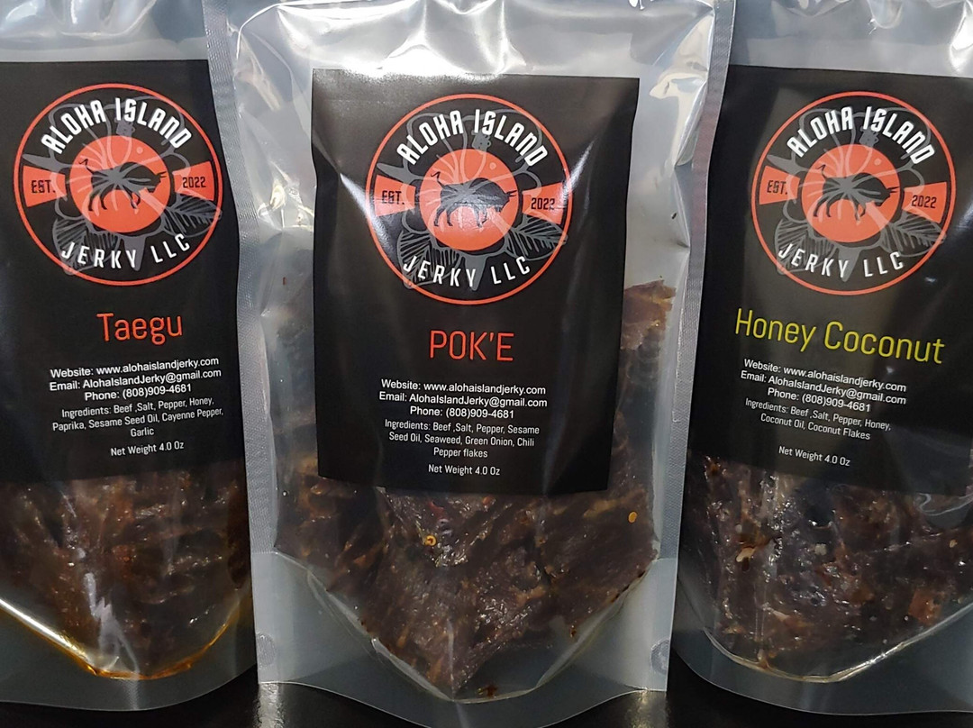 Surfing with Firefighters Surf & Rescue-火奴鲁鲁必去景点