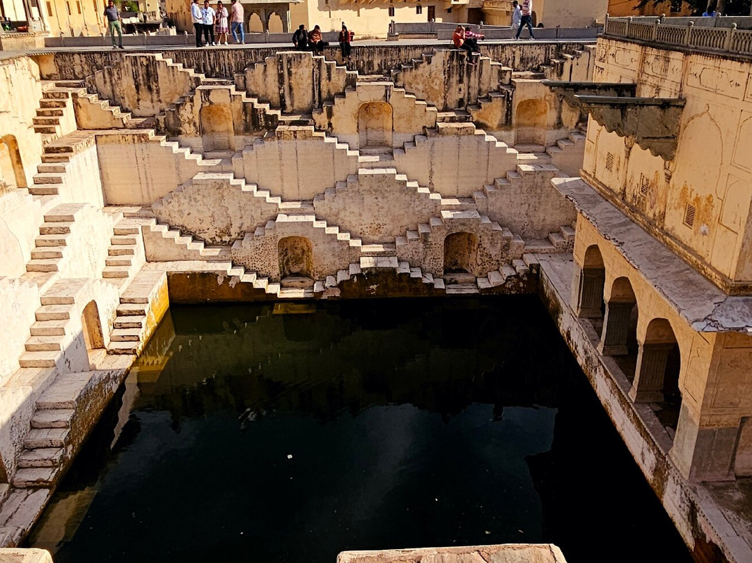 Panna Meena ka Kund景点图片