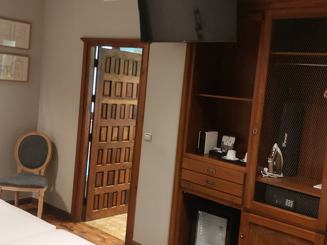 萨尔希多皇宫酒店主图