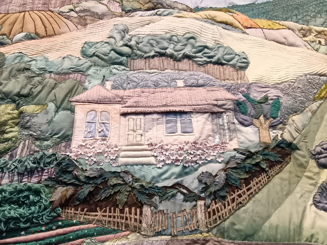 Yarns Artwork in Silk-德洛兰恩必去景点