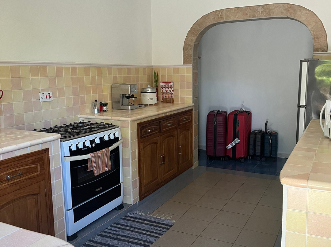 Cavern Apartments主图