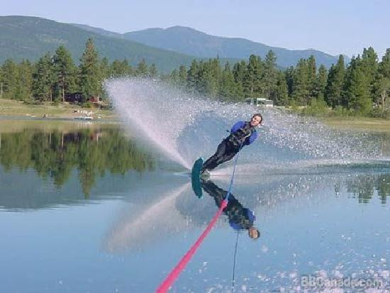 Wasa Lake Guest House主图