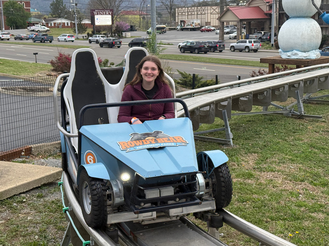 Rowdy Bear's Smoky Mountain Snowpark-皮金福奇必去景点