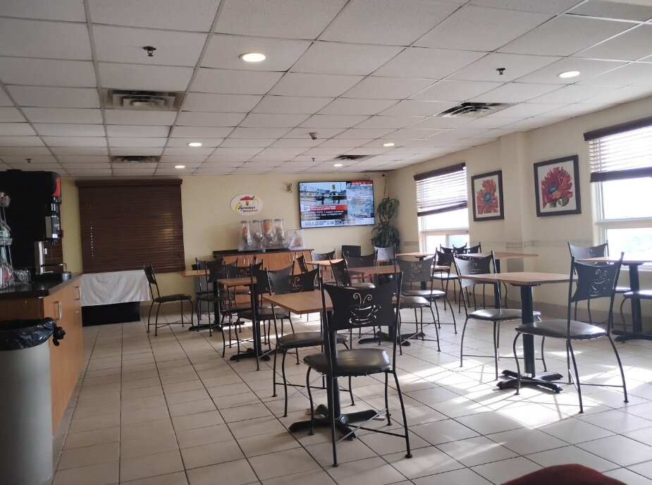 巴里速8酒店主图