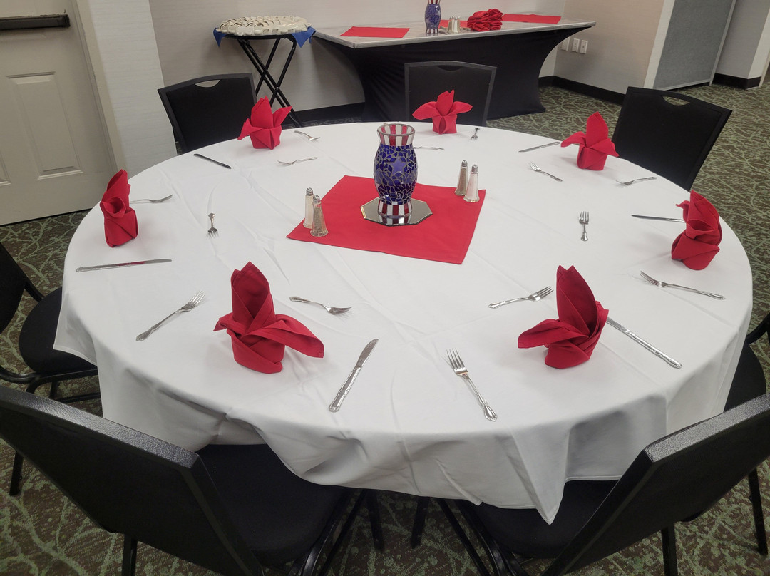 侯珀酒店及理查德C霍尔布鲁克会议中心主图