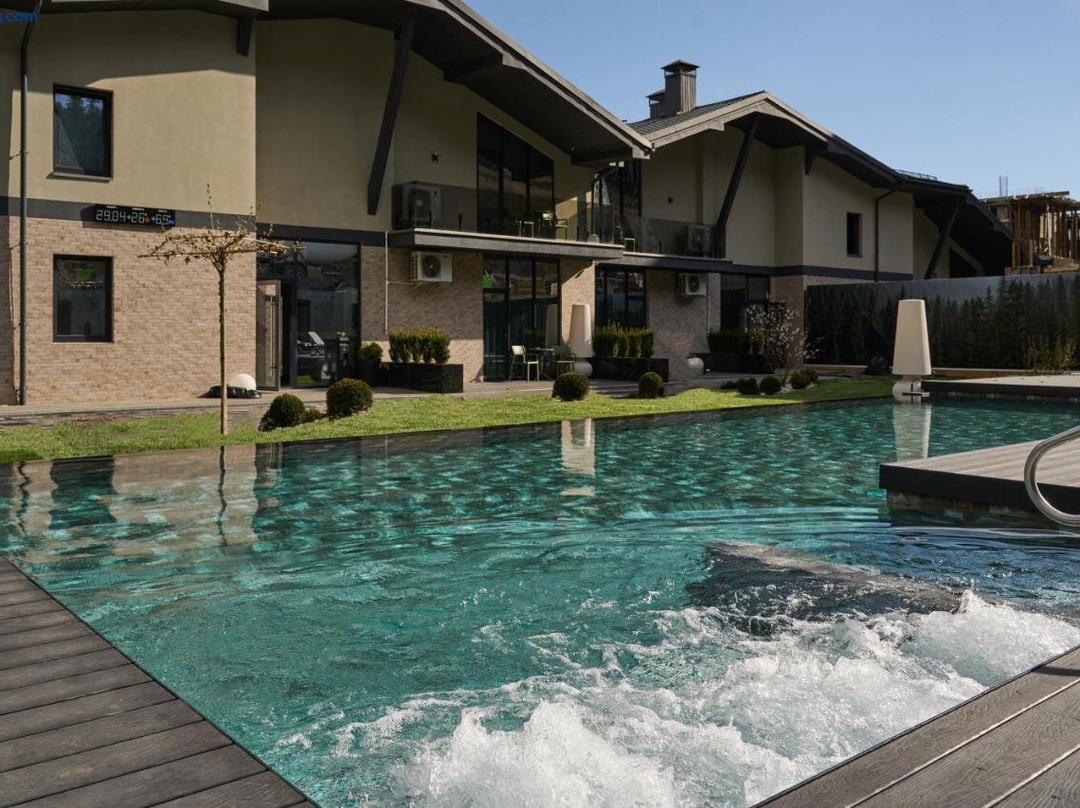 Twins Hotel & Spa