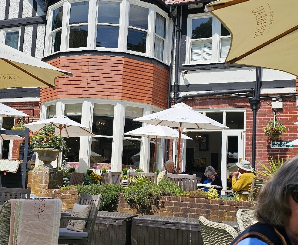 富勒白鹿酒店主图