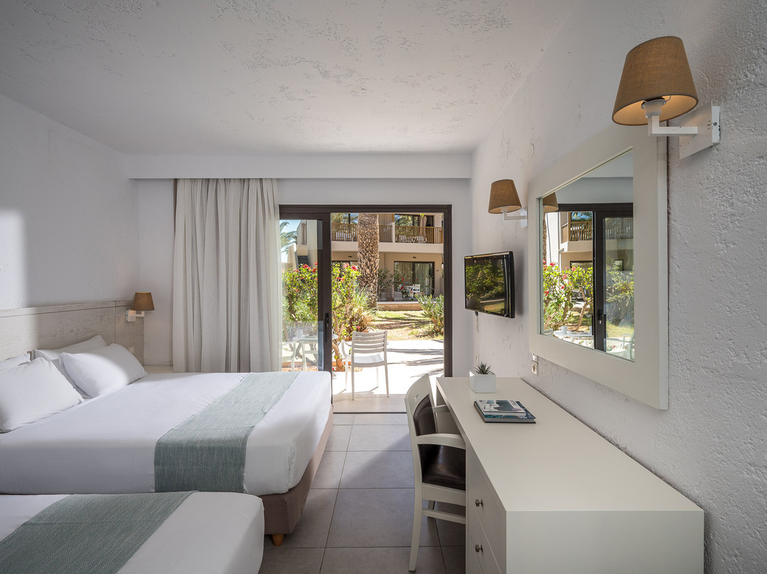 Stella Village Seaside Hotel主图