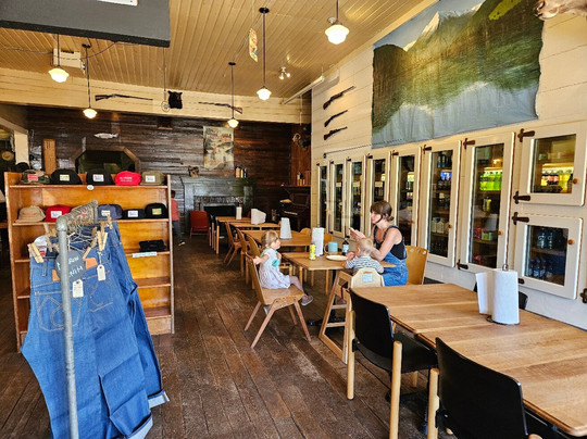 M Crow & Company General Store-Lostine必去景点