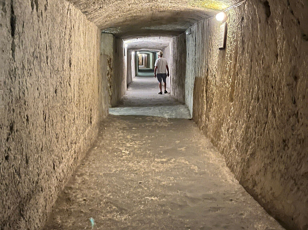 马里哈防空洞-梅雷赫必去景点