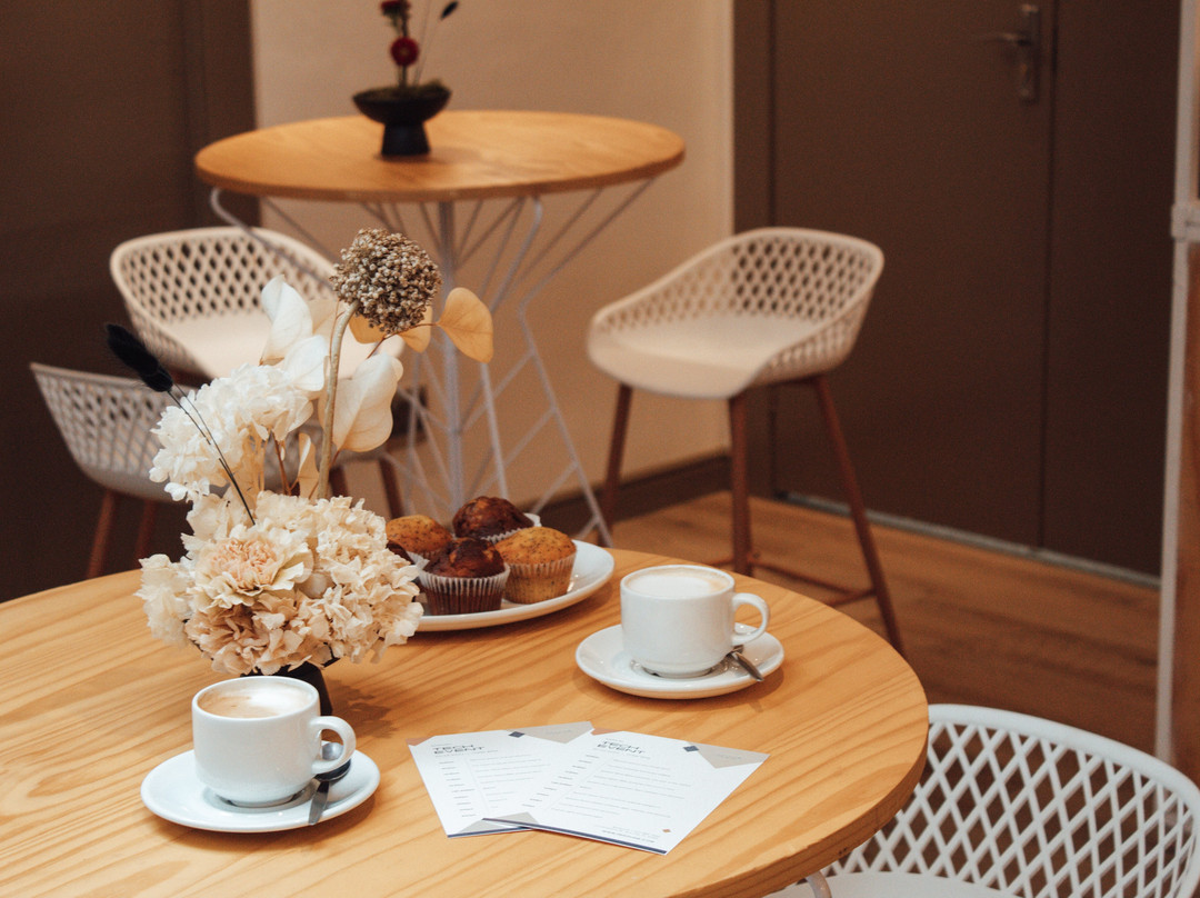 Ocean Breeze Hotel主图