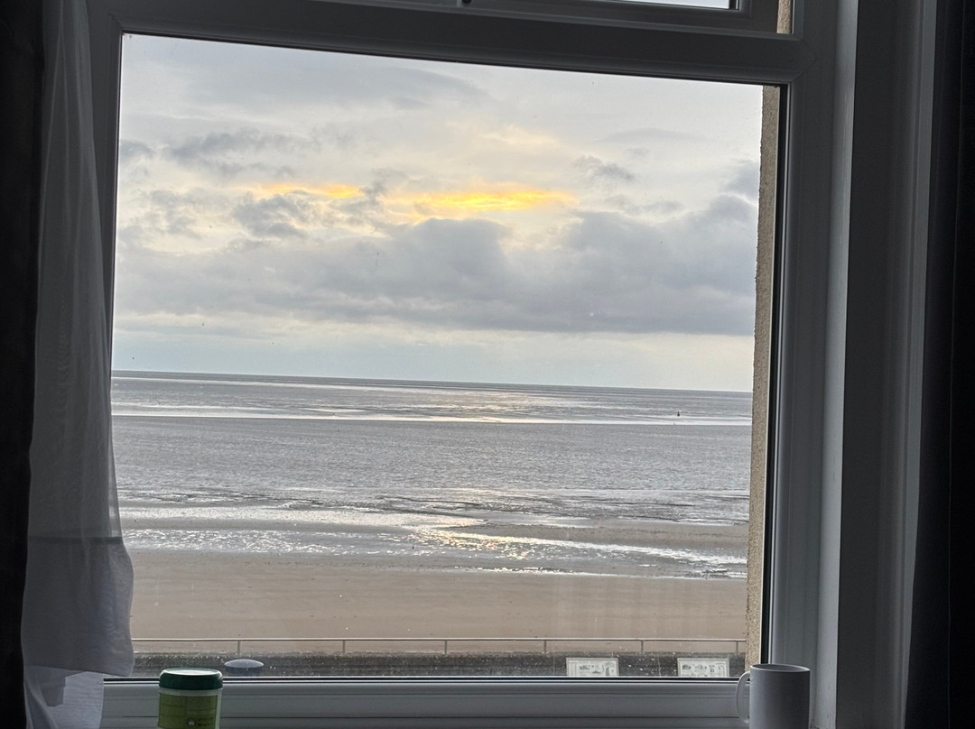 The Royal Clarence Hotel (on the seafront)主图