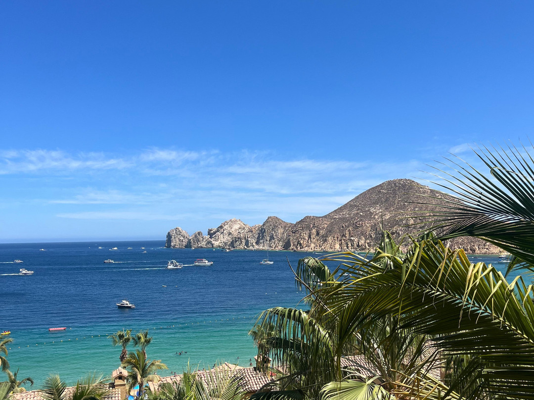 Hacienda Beach Club & Residences主图